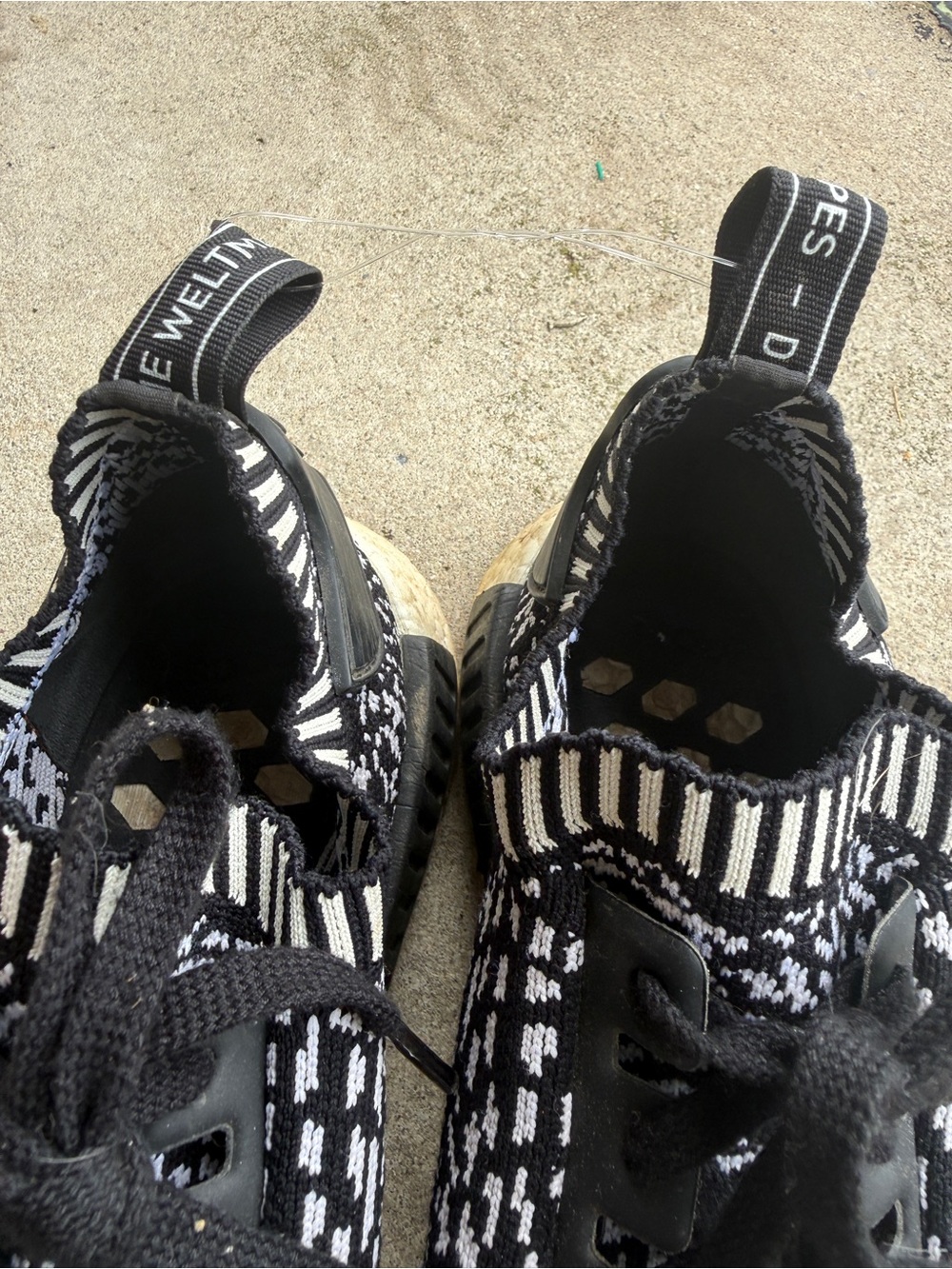 Adidas NMD R1 Primeknit Zebra Black White Boost Sneakers Men’s Size 11 - Picture 8 of 14